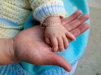 Fair Trade Photo Birth, Care, Closeup, Colour image, Congratulations, Family, Hand, Horizontal, Love, Mother, New baby, One baby, People, Peru, Shooting style, South America, Warmth