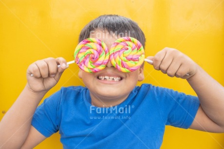 Fair Trade Photo Activity, Birthday, Body, Brother, Child, Childhood, Emotions, Fathers day, Felicidad sencilla, Food and alimentation, Friendship, Fun, Happiness, Lollipop, Mothers day, People, Smile, Smiling, Success, Thank you, Thinking of you