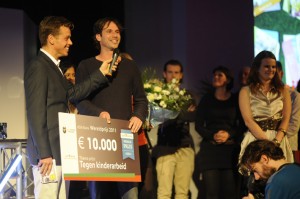 Receiving the first prize of the ASN World Prize! Receiving the first prize of the ASN World Prize!