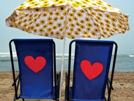 Fair Trade Photo Greeting Card Activity, Beach, Blue, Chair, Colour image, Day, Heart, Holiday, Horizontal, Love, Marriage, Outdoor, Peru, Red, Relaxing, Sea, Seasons, South America, Summer, Together