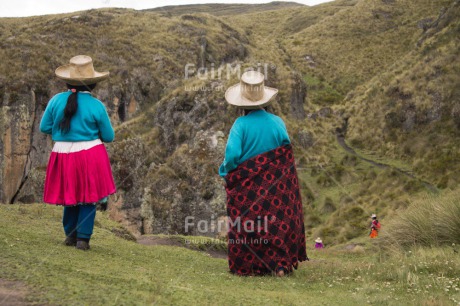 Fair Trade Photo Activity, Clothing, Day, Ethnic-folklore, Green, Group of women, Horizontal, Latin, Looking away, Mountain, Outdoor, People, Peru, Portrait fullbody, Rural, Sombrero, South America, Traditional clothing