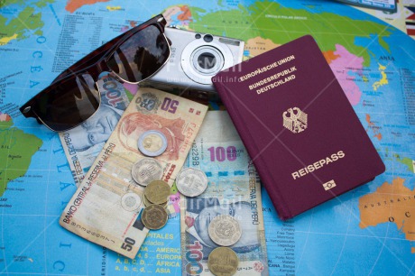 Fair Trade Photo Book, Closeup, Colour image, Glasses, Good trip, Horizontal, Money, Peru, South America, Travel