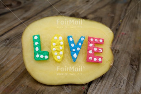 Fair Trade Photo Closeup, Colour image, Food and alimentation, Horizontal, Letter, Love, Marriage, Peru, Potatoe, Shooting style, South America, Studio, Valentines day, Wedding