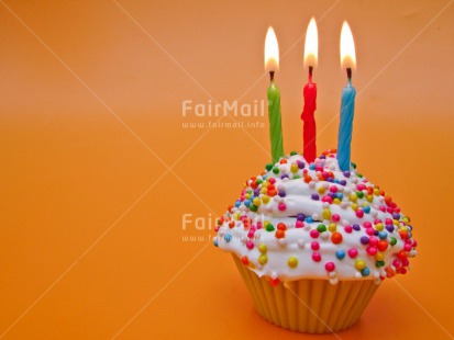 Fair Trade Photo Birthday, Candle, Closeup, Cupcake, Flame, Food and alimentation, Fruits, Horizontal, Invitation, Orange, Party, Peru, South America, Studio, Sweets