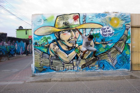 Fair Trade Photo Activity, Colour image, Danger, Day, Graffity, Horizontal, Huanchaco, Latin, Outdoor, People, Peru, Skateboard, South America, Sport, Street, Streetlife