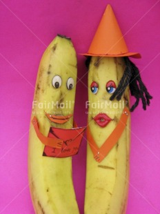 Fair Trade Photo Banana, Clothing, Colour image, Food and alimentation, Friendship, Fruits, Funny, Hat, Health, Letter, Love, Peru, Pink, South America, Studio, Tabletop, Together, Valentines day, Vertical, Yellow