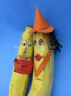 Fair Trade Photo Banana, Clothing, Colour image, Food and alimentation, Friendship, Fruits, Funny, Hat, Health, Letter, Love, Peru, Pink, South America, Studio, Tabletop, Together, Valentines day, Vertical, Yellow
