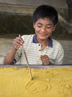 Fair Trade Photo Activity, Agriculture, Colour image, Day, Heart, Love, One boy, Outdoor, People, Peru, Smiling, South America, Sugar, Vertical, Writing