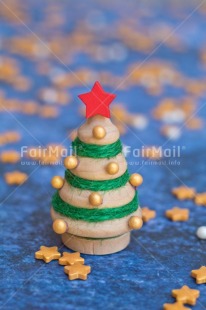 Fair Trade Photo Activity, Adjective, Blue, Celebrating, Christmas, Christmas decoration, Christmas tree, Colour, Green, Object, Present, Red, Star, Vertical, Yellow