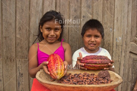 Fair Trade Photo Activity, Agriculture, Cacao, Chocolate, Colour image, Fair trade, Food and alimentation, Horizontal, Looking at camera, People, Peru, Portrait halfbody, Smiling, South America, Two children