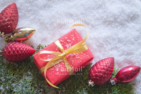 Fair Trade Photo Christmas, Christmas ball, Closeup, Colour image, Gift, Horizontal, Peru, Shooting style, Snow, South America