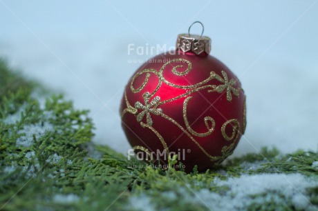 Fair Trade Photo Christmas, Christmas ball, Closeup, Colour image, Green, Horizontal, Red, Seasons, Shooting style, Snow, White, Winter