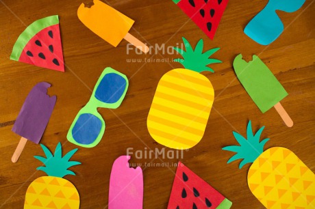 Fair Trade Photo Colour image, Emotions, Food and alimentation, Fruits, Happiness, Holiday, Horizontal, Ice cream, Multi-coloured, Paper, Peru, Pineapple, Seasons, South America, Summer, Sunglasses