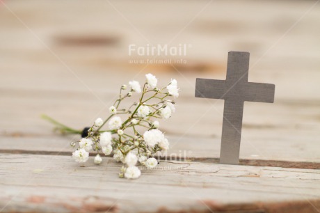 Fair Trade Photo Christianity, Colour image, Communion, Condolence-Sympathy, Confirmation, Cross, Flowers, Horizontal, Peace, Peru, Religion, South America, Table, White, Wood