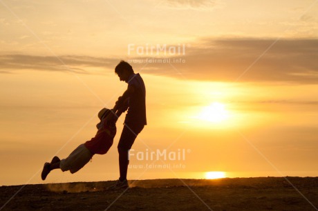 Fair Trade Photo Brother, Child, Colour image, Emotions, Father, Fathers day, Felicidad sencilla, Happiness, Happy, Horizontal, Peru, Shooting style, Silhouette, South America, Sunset