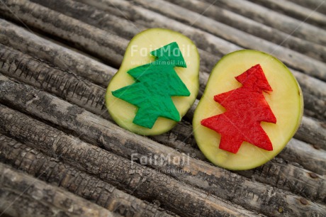 Fair Trade Photo Christmas, Closeup, Colour image, Food and alimentation, Green, Horizontal, Peru, Potatoe, Red, Shooting style, South America, Tree