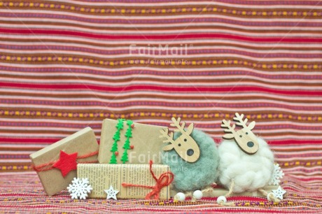 Fair Trade Photo Activity, Adjective, Animals, Celebrating, Christmas, Christmas decoration, Gift, Horizontal, Object, Peruvian fabric, Present, Reindeer, Snowflake