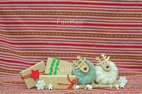 Fair Trade Photo Activity, Adjective, Animals, Celebrating, Christmas, Christmas decoration, Gift, Horizontal, Object, Peruvian fabric, Present, Reindeer, Snowflake