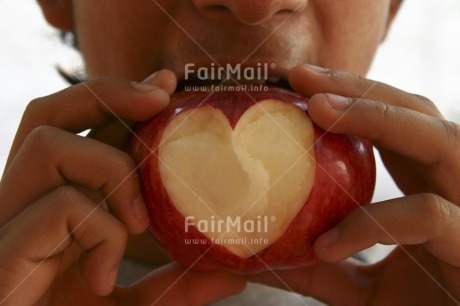 Fair Trade Photo Apple, Closeup, Colour image, Day, Food and alimentation, Fruits, Hand, Heart, Horizontal, Love, Outdoor, People, Peru, South America, Valentines day