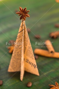 Fair Trade Photo Anise, Christmas, Christmas decoration, Christmas tree, Cinnamon, Coffee, Colour image, Food and alimentation, Green, Peru, South America, Vertical