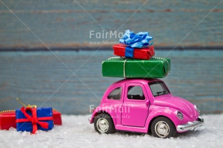 Fair Trade Photo Car, Christmas, Christmas decoration, Colour, Colour image, Horizontal, Object, Peru, Pink, Place, Present, Snow, Snowflake, South America, Transport