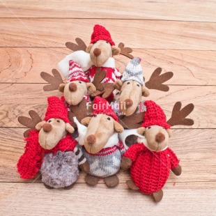 Fair Trade Photo Activity, Adjective, Animals, Celebrating, Christmas, Christmas decoration, Colour, Horizontal, Nature, Object, Party, Present, Red, Reindeer, White, Wood