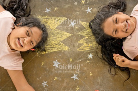 Fair Trade Photo Activity, Chalk, Child, Colour image, Draw, Emotions, Felicidad sencilla, Friend, Friendship, Happiness, Happy, Horizontal, New beginning, Peru, Play, Playing, Sister, Smiling, South America