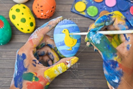 Fair Trade Photo Activity, Adjective, Body, Colour, Easter, Egg, Food and alimentation, Hand, Horizontal, Object, Paint, Painter, Painting, People