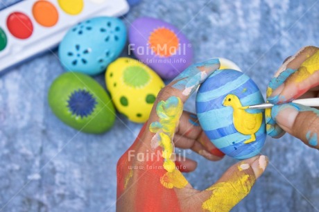 Fair Trade Photo Activity, Adjective, Body, Colour, Easter, Egg, Food and alimentation, Hand, Horizontal, Object, Paint, Painter, Painting, People