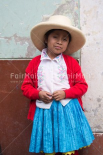 Fair Trade Photo Clothing, Colour image, Dailylife, One girl, People, Peru, Sombrero, South America, Streetlife, Traditional clothing, Vertical