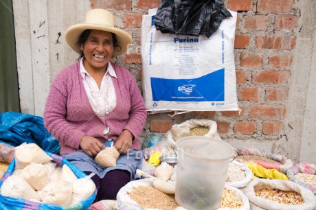 Fair Trade Photo Colour image, Dailylife, Entrepreneurship, Food and alimentation, Horizontal, One woman, People, Peru, Selling, South America, Streetlife