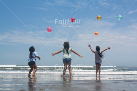 Fair Trade Photo Activity, Balloon, Beach, Child, Colour image, Congratulations, Emotions, Felicidad sencilla, Girl, Happiness, Happy, Holiday, Horizontal, Jump, Jumping, New beginning, Party, People, Peru, Play, Playing, Sea, South America