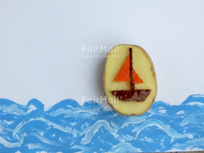 Fair Trade Photo Boat, Closeup, Colour image, Food and alimentation, Horizontal, Peru, Potatoe, Shooting style, South America, Transport, Travel, Water