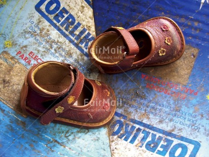 Fair Trade Photo Birth, Colour image, Cute, Day, Horizontal, Market, New baby, Outdoor, Peru, Pregnant, Shoe, South America