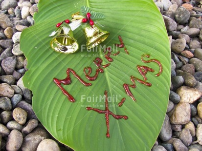 Fair Trade Photo Christmas, Christmas bell, Colour image, Gold, Green, Leaf, Letter, Nature, Peru, Plant, Red, South America, Stone, Vertical