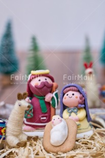 Fair Trade Photo Activity, Adjective, Animals, Celebrating, Christmas, Christmas decoration, Christmas tree, Creche, Family, Llama, Object, People, Present, Snow, Vertical