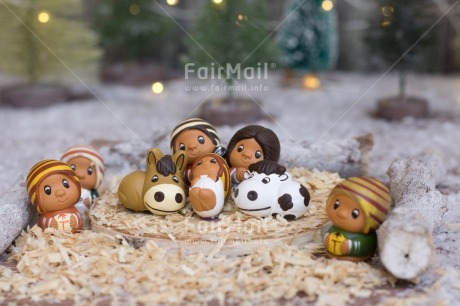 Fair Trade Photo Activity, Adjective, Celebrating, Christmas, Christmas decoration, Christmas tree, Creche, Family, Horizontal, Light, Nature, Object, People, Present, Snow