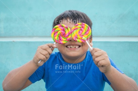 Fair Trade Photo Activity, Birthday, Body, Brother, Child, Childhood, Emotions, Fathers day, Felicidad sencilla, Food and alimentation, Friendship, Fun, Happiness, Lollipop, Mothers day, People, Smile, Smiling, Success, Thank you, Thinking of you