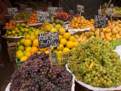 Fair Trade Photo Colour image, Day, Food and alimentation, Fruits, Grape, Health, Horizontal, Market, Outdoor, Peru, South America