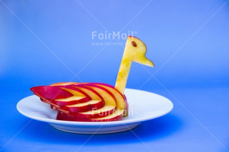 Fair Trade Photo Apple, Colour image, Creativity, Food and alimentation, Fruits, Horizontal, Peru, Plate, Seasons, South America, Spring, Summer, Swan