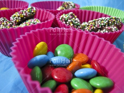 Fair Trade Photo Birthday, Chocolate, Colour image, Colourful, Congratulations, Cupcake, Food and alimentation, Horizontal, Indoor, Peru, Pink, South America, Studio, Sweets, Tabletop
