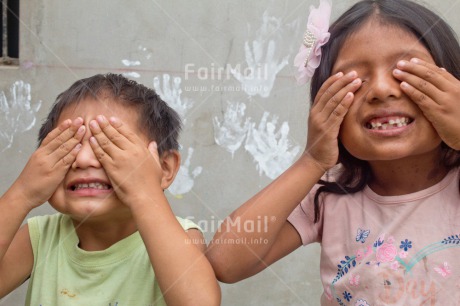 Fair Trade Photo Activity, Boy, Brother, Child, Colour image, Emotions, Felicidad sencilla, Friend, Friendship, Girl, Hand, Happiness, Happy, Horizontal, New beginning, Party, People, Peru, Play, Playing, Smiling, South America