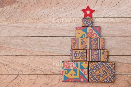 Fair Trade Photo Activity, Adjective, Animals, Celebrating, Christmas, Christmas decoration, Christmas tree, Colour, Gift, Heart, Horizontal, Nature, Object, Present, Red, Reindeer, Star, Wood