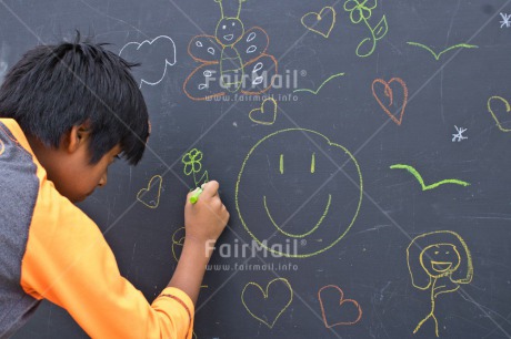 Fair Trade Photo Activity, Blackboard, Boy, Chalk, Child, Colour image, Draw, Drawing, Emotions, Felicidad sencilla, Happiness, Happy, Horizontal, People, Peru, Play, Playing, South America