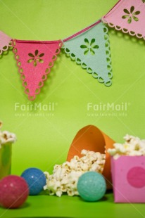 Fair Trade Photo Birthday, Colour, Colour image, Colourful, Emotions, Food and alimentation, Green, Happy, Object, Party, Peru, Place, Popcorn, South America, Text, Vertical