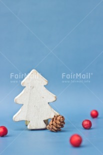Fair Trade Photo Activity, Adjective, Blue, Celebrating, Christmas, Christmas ball, Christmas decoration, Christmas tree, Colour, Object, Pine cone, Present, Red, Vertical, White