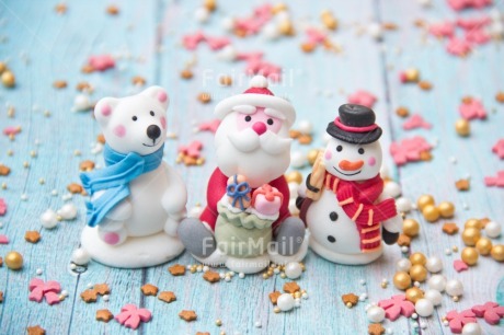 Fair Trade Photo Activity, Adjective, Blue, Celebrating, Christmas, Christmas decoration, Colour, Gold, Horizontal, Object, People, Pink, Present, Santaclaus, Snowman