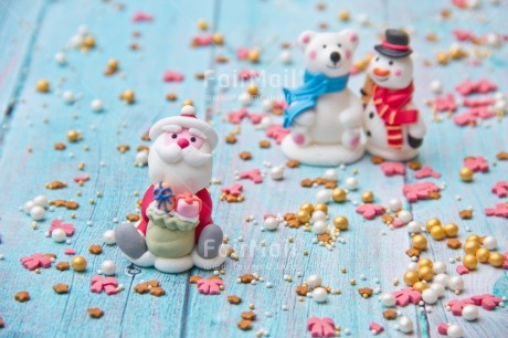 Fair Trade Photo Activity, Adjective, Blue, Celebrating, Christmas, Christmas decoration, Colour, Gold, Horizontal, Object, People, Pink, Present, Santaclaus, Snowman