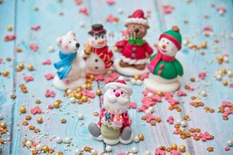 Fair Trade Photo Activity, Adjective, Blue, Celebrating, Christmas, Christmas decoration, Colour, Gold, Horizontal, Object, People, Pink, Present, Santaclaus, Snowman