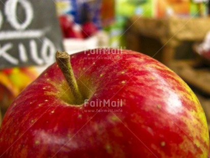 Fair Trade Photo Apple, Closeup, Colour image, Day, Food and alimentation, Fruits, Get well soon, Horizontal, Market, Outdoor, Peru, Red, South America